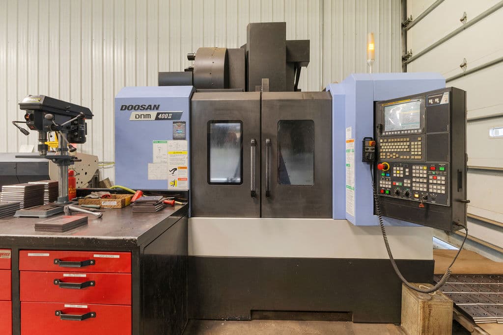 Doosan DNM 400II vertical machining center